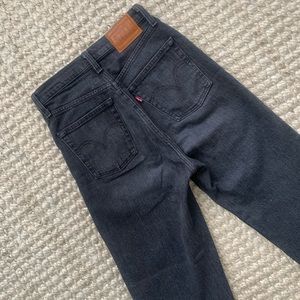 Levi’s washed black/grey ribcage denim jeans w26